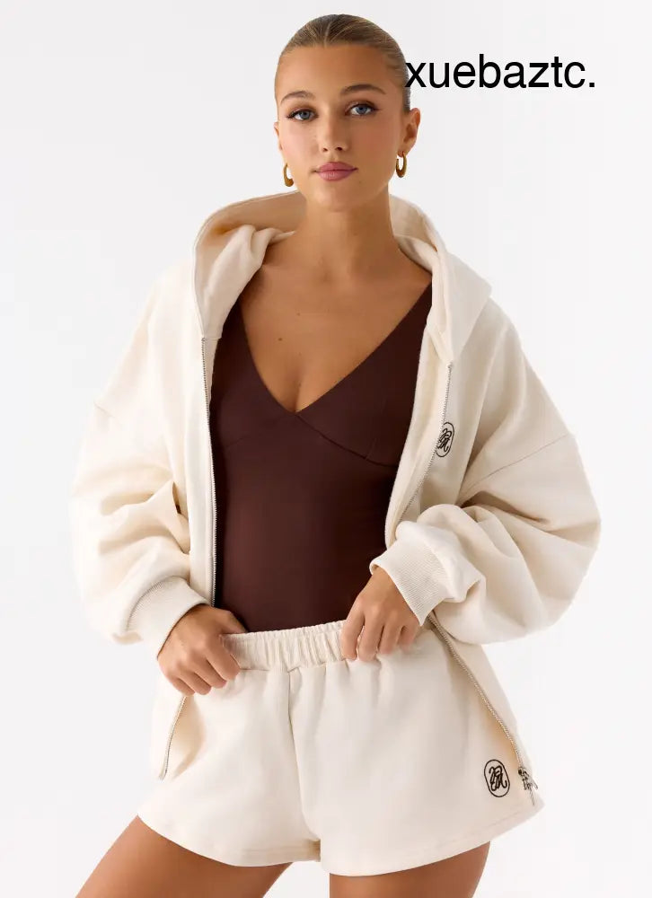 Signature Low Rise Sweatshorts - Cream - Shorts